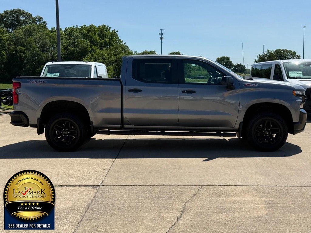 Chevrolet Silverado 1500 Vehicle Full-screen Gallery Image 4
