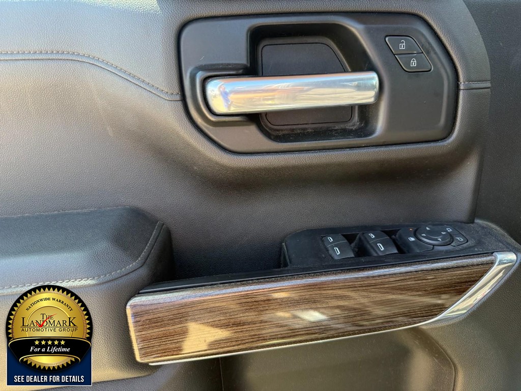 Chevrolet Silverado 1500 Vehicle Full-screen Gallery Image 8