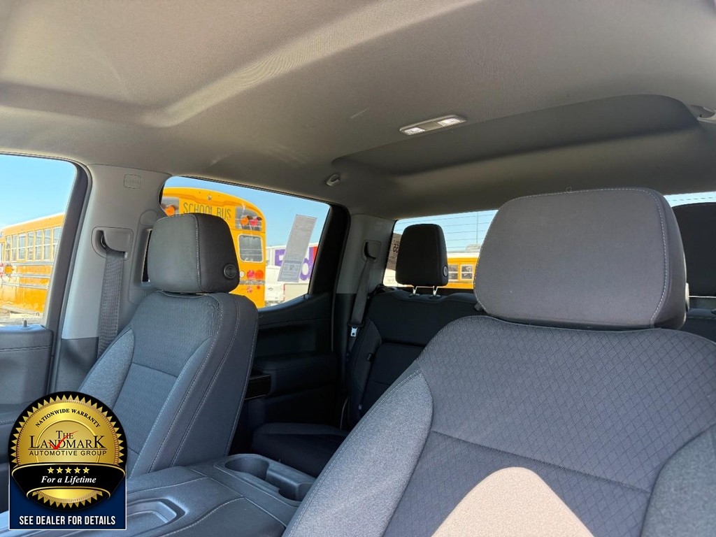 Chevrolet Silverado 1500 Vehicle Full-screen Gallery Image 9