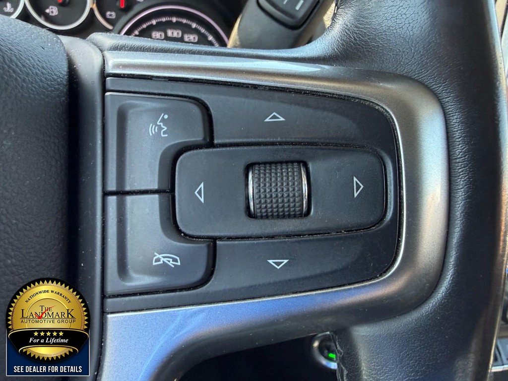 Chevrolet Silverado 1500 Vehicle Full-screen Gallery Image 11