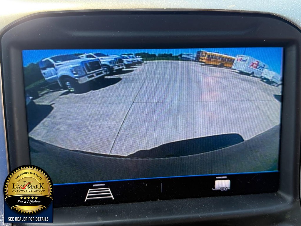 Chevrolet Silverado 1500 Vehicle Full-screen Gallery Image 13