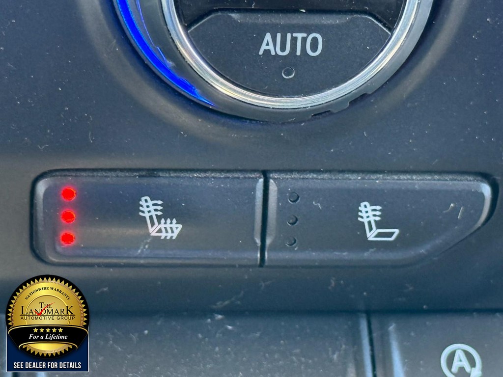 Chevrolet Silverado 1500 Vehicle Full-screen Gallery Image 14