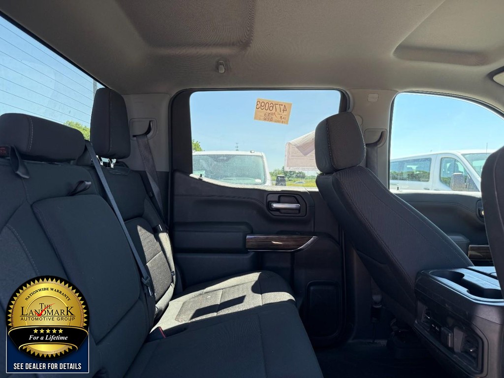 Chevrolet Silverado 1500 Vehicle Full-screen Gallery Image 16