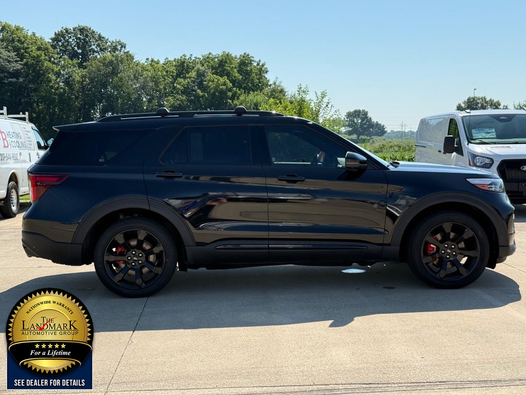 Ford Explorer Vehicle Full-screen Gallery Image 04