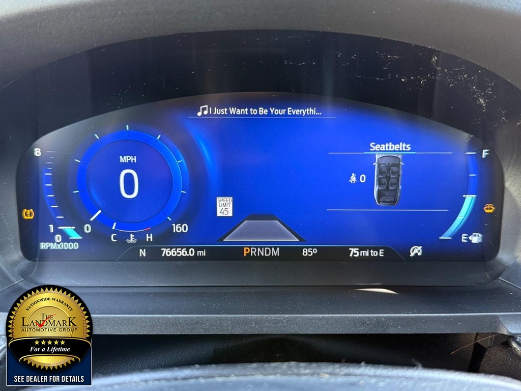 Ford Explorer Vehicle Full-screen Gallery Image 12