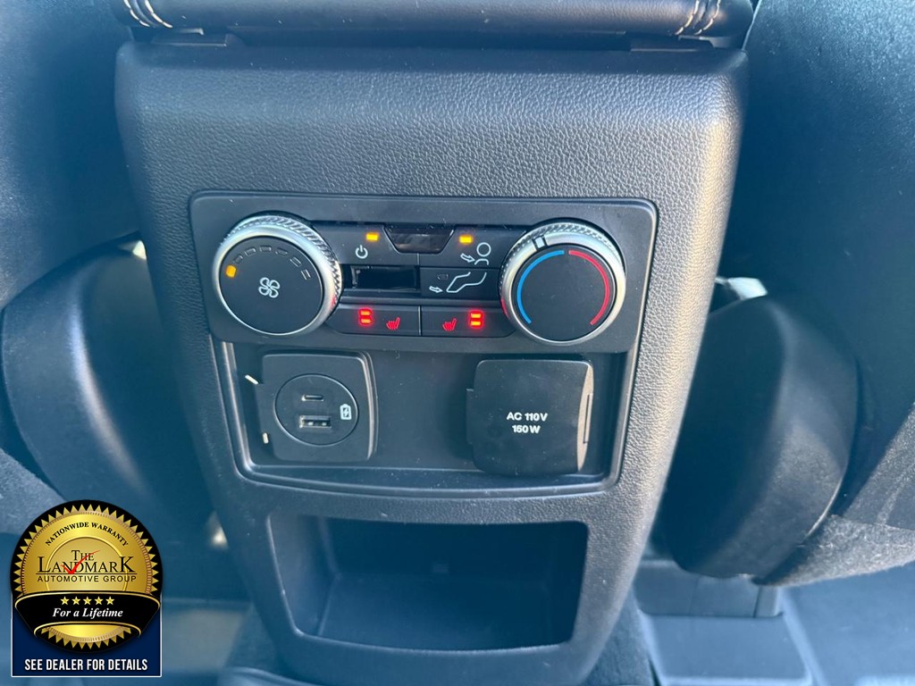 Ford Explorer Vehicle Full-screen Gallery Image 17