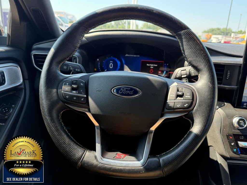 Ford Explorer Vehicle Full-screen Gallery Image 20