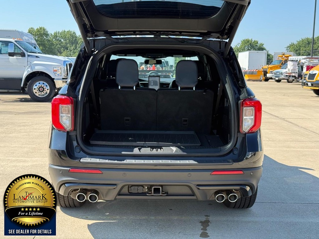Ford Explorer Vehicle Full-screen Gallery Image 22