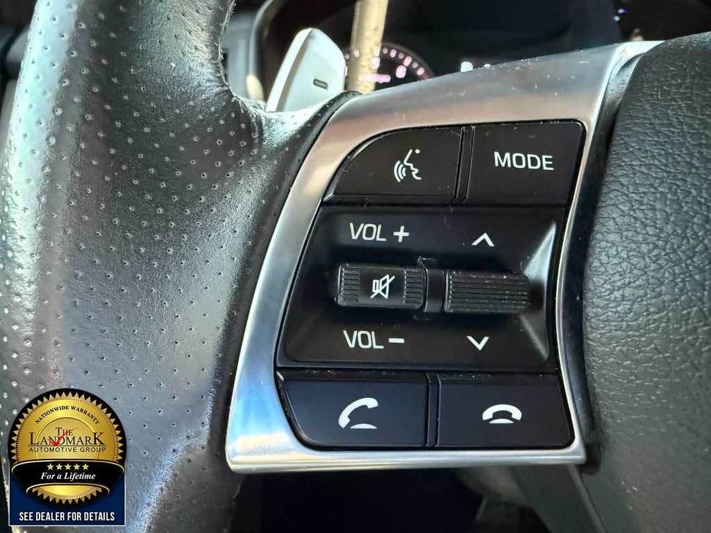 Hyundai Sonata Vehicle Full-screen Gallery Image 9