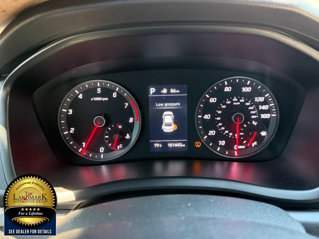 Hyundai Sonata Vehicle Full-screen Gallery Image 11