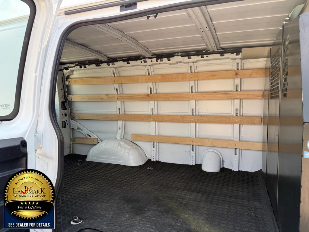 Chevrolet Express Cargo Van Vehicle Full-screen Gallery Image 14