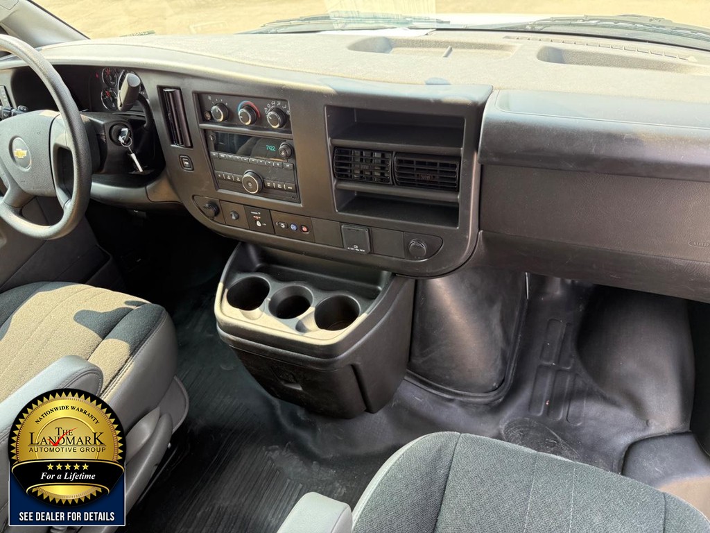 Chevrolet Express Cargo Van Vehicle Full-screen Gallery Image 15