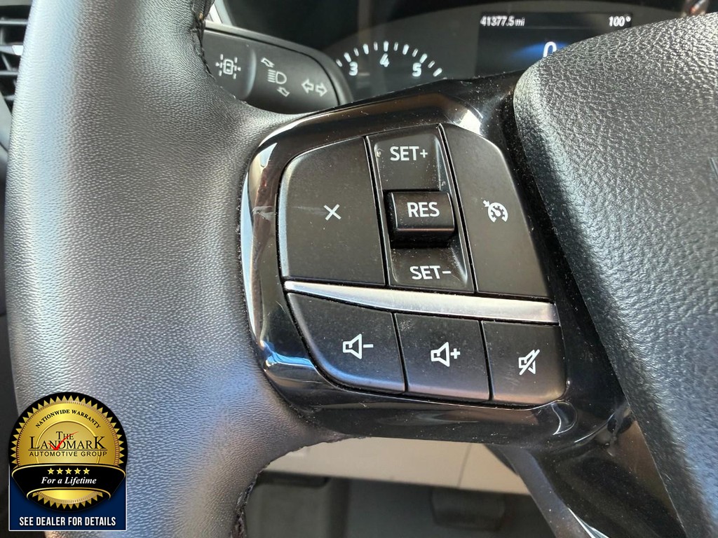 Ford Escape Vehicle Full-screen Gallery Image 10