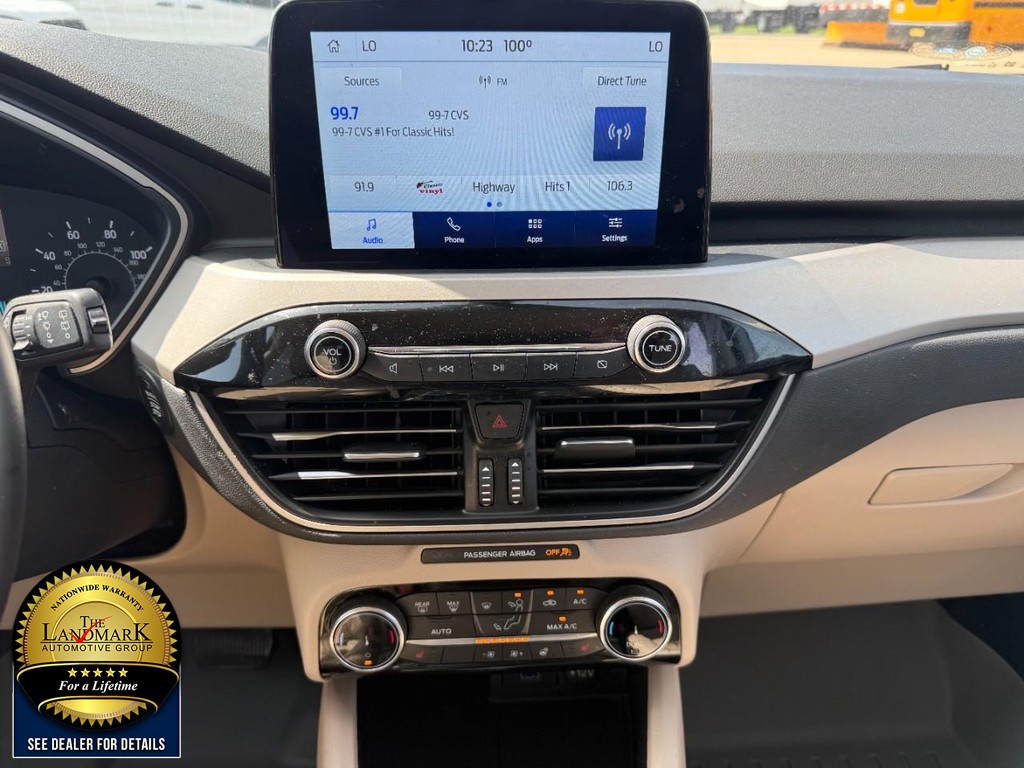 Ford Escape Vehicle Full-screen Gallery Image 18