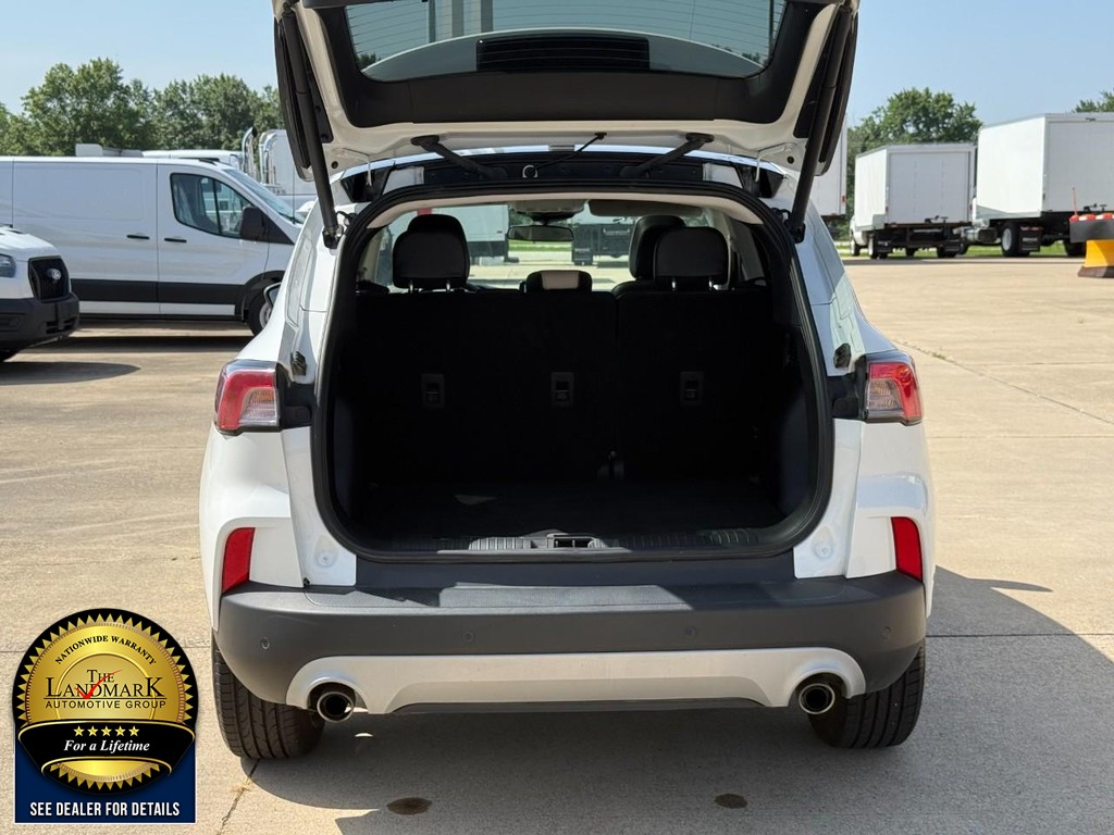 Ford Escape Vehicle Full-screen Gallery Image 19