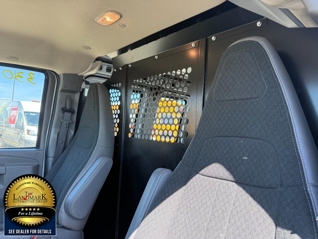 Chevrolet Express Cargo Van Vehicle Full-screen Gallery Image 9
