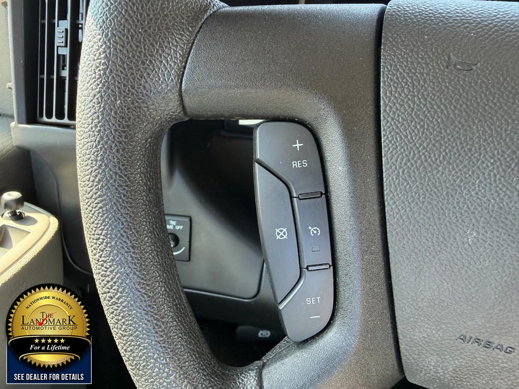 Chevrolet Express Cargo Van Vehicle Full-screen Gallery Image 10