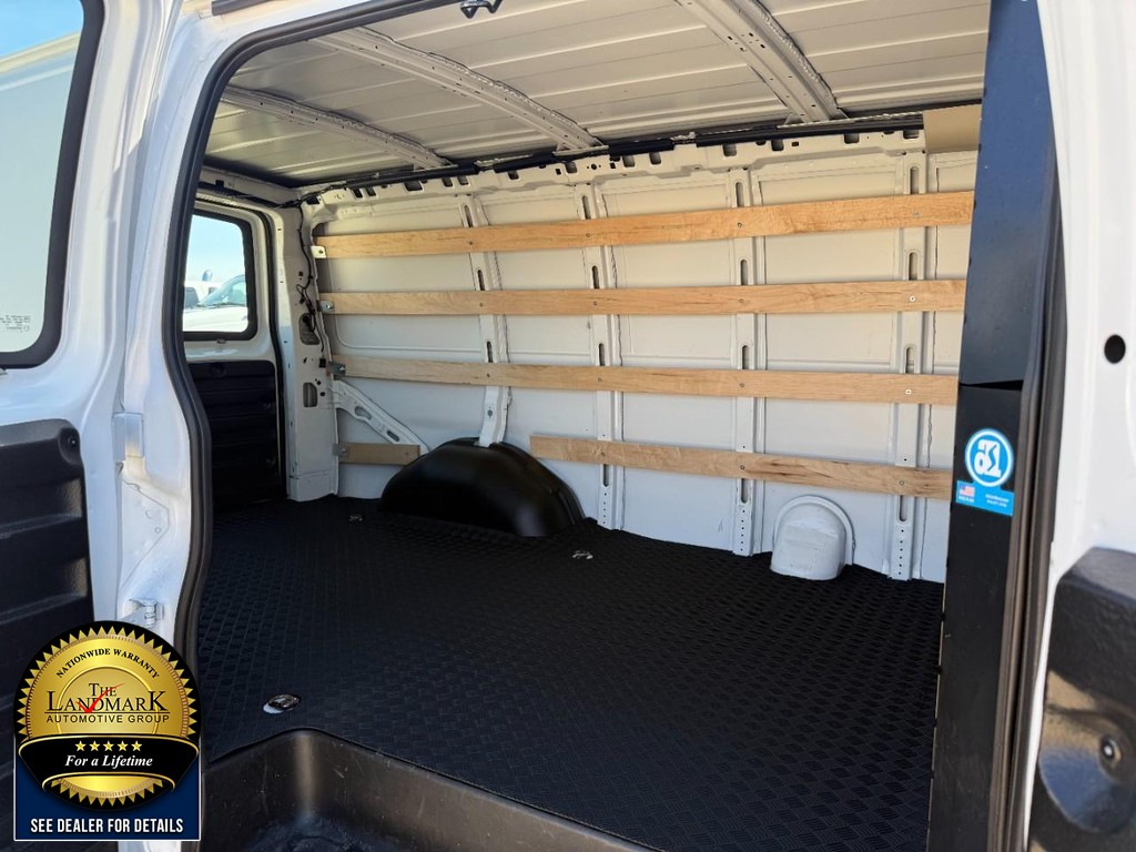 Chevrolet Express Cargo Van Vehicle Full-screen Gallery Image 13
