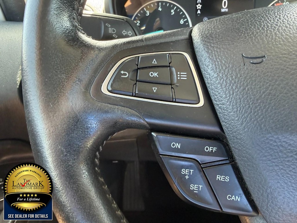 Ford EcoSport Vehicle Full-screen Gallery Image 10