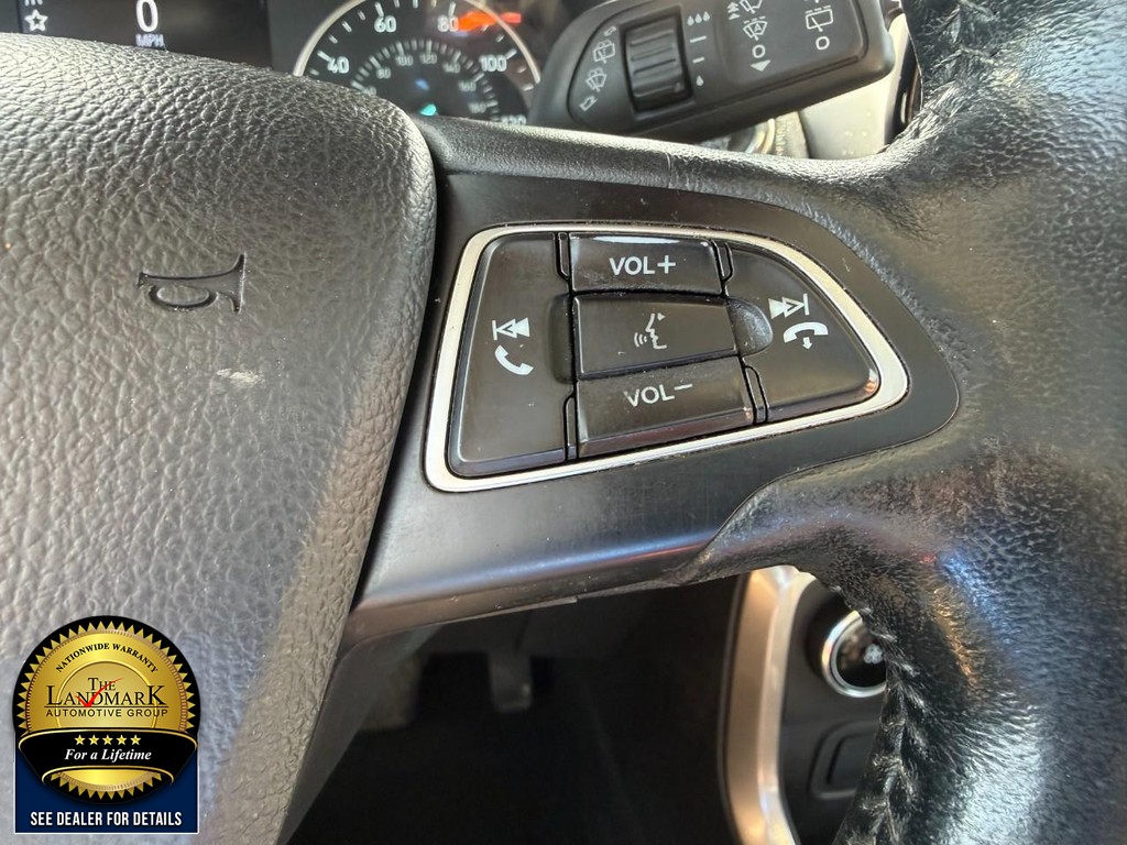 Ford EcoSport Vehicle Full-screen Gallery Image 11
