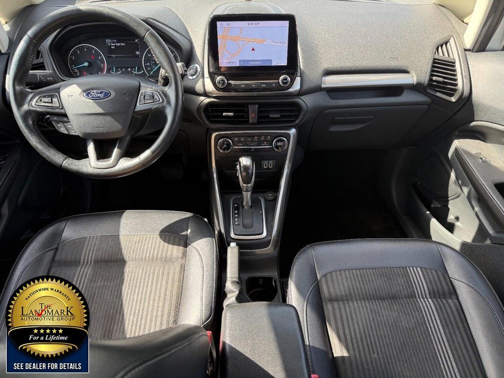 Ford EcoSport Vehicle Full-screen Gallery Image 17