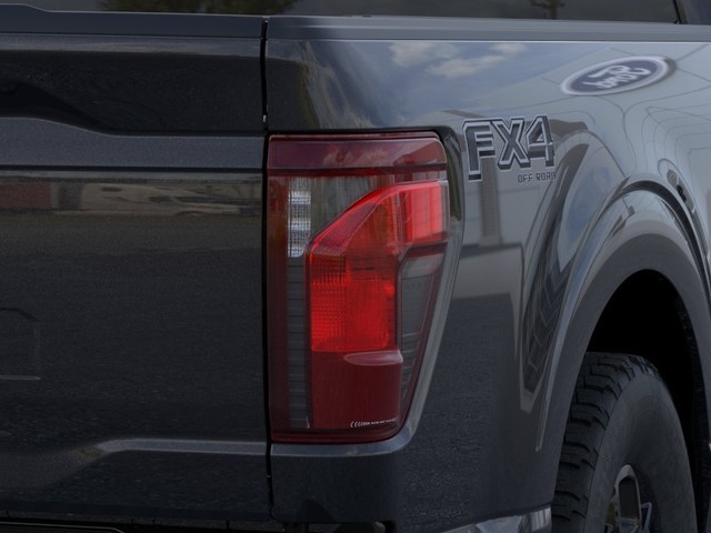 Ford F-150 Vehicle Full-screen Gallery Image 21