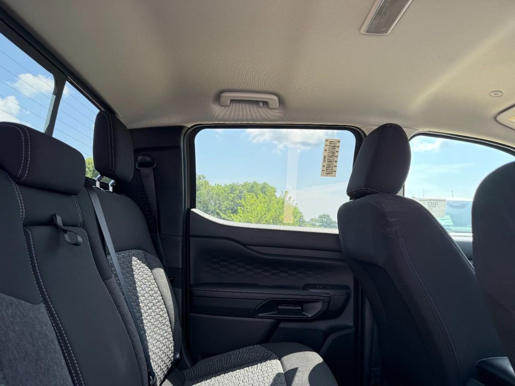 Ford Ranger Vehicle Full-screen Gallery Image 16