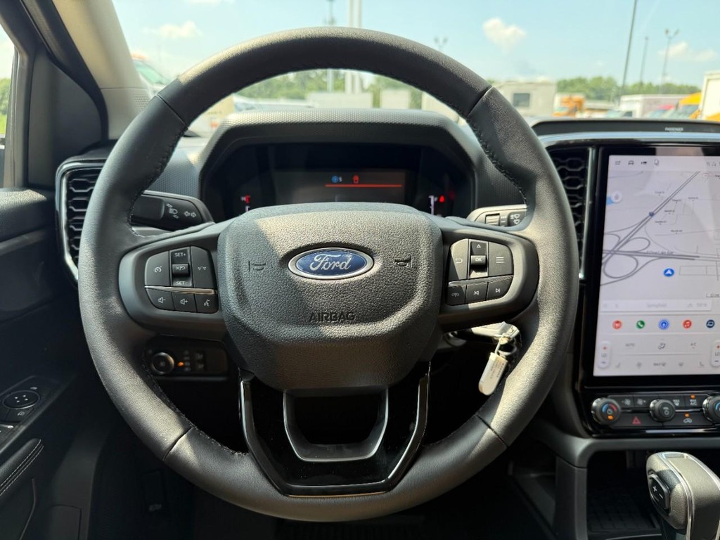 Ford Ranger Vehicle Full-screen Gallery Image 18