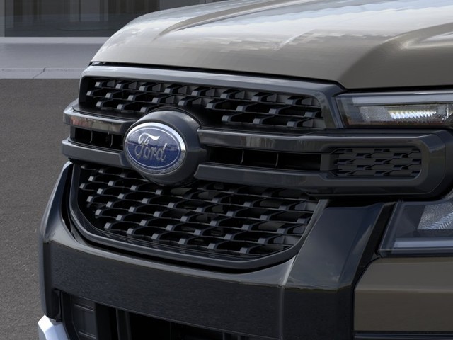 Ford Ranger Vehicle Full-screen Gallery Image 17
