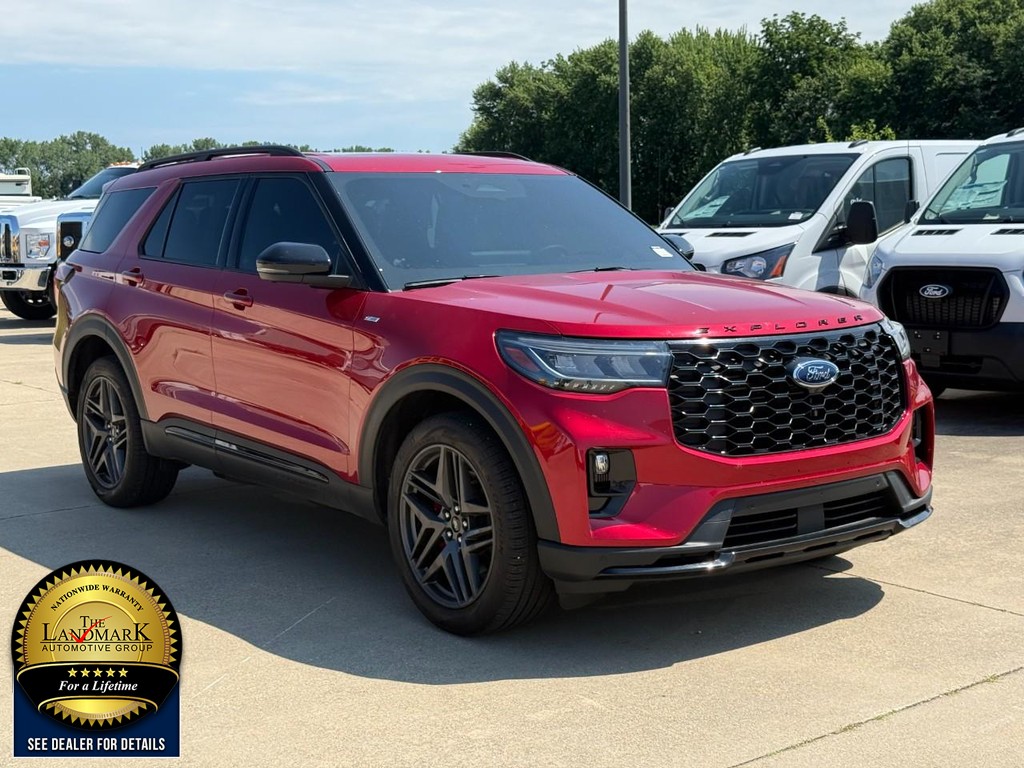 Ford Explorer Vehicle Full-screen Gallery Image 3