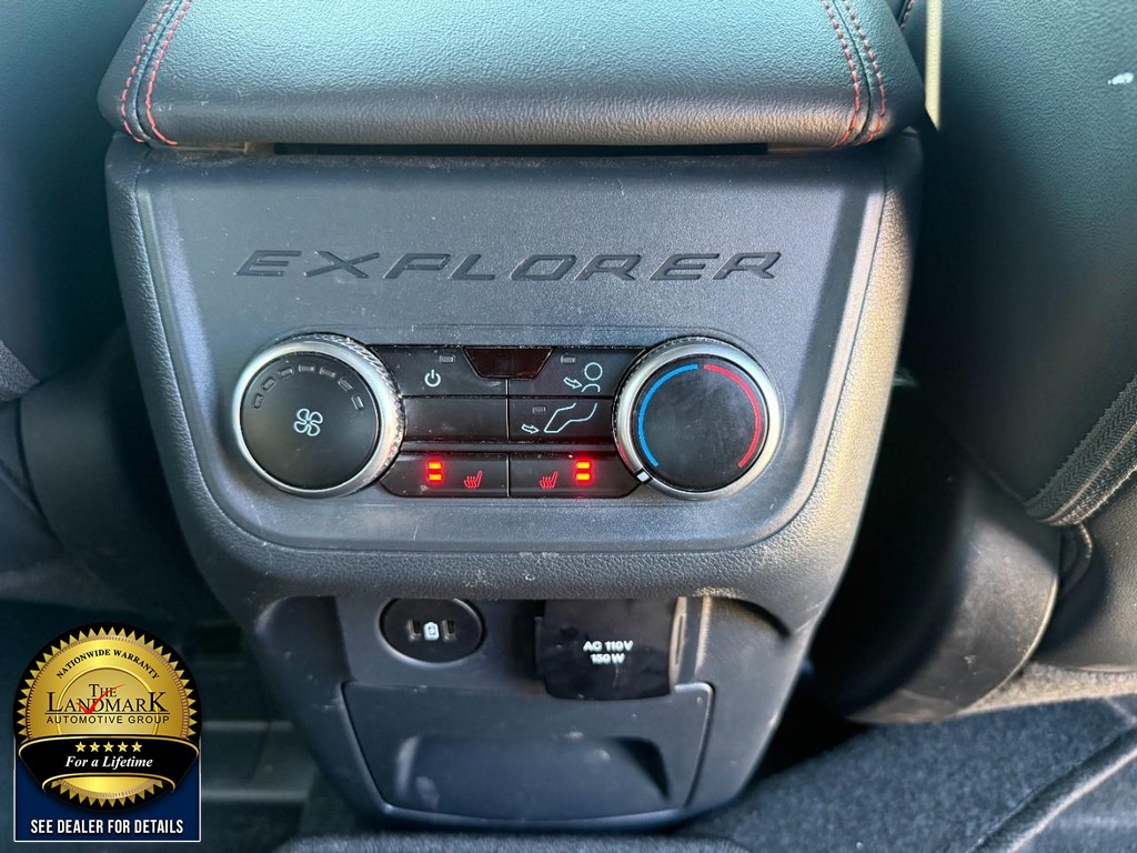 Ford Explorer Vehicle Full-screen Gallery Image 16