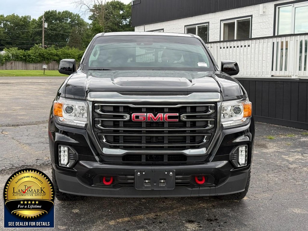 GMC Canyon Vehicle Full-screen Gallery Image 2