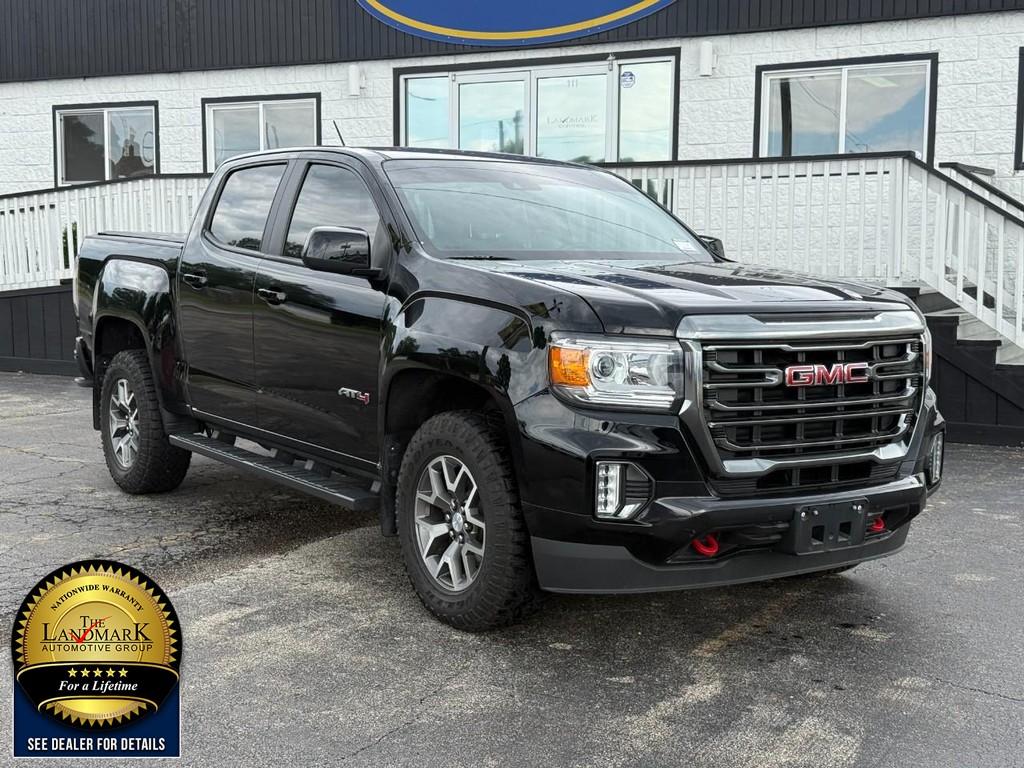 GMC Canyon Vehicle Full-screen Gallery Image 3