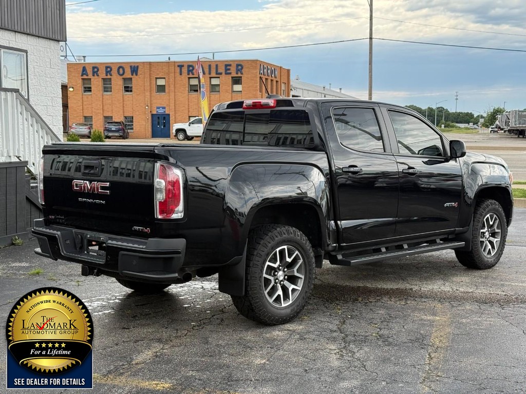 GMC Canyon Vehicle Full-screen Gallery Image 5