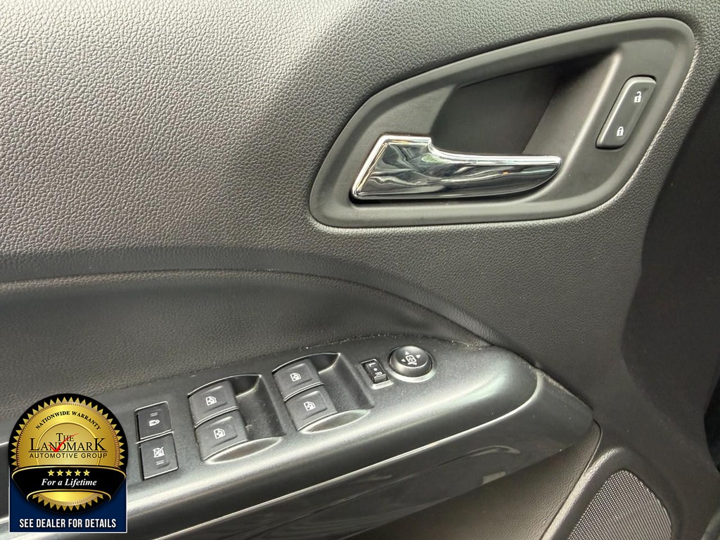 GMC Canyon Vehicle Full-screen Gallery Image 8