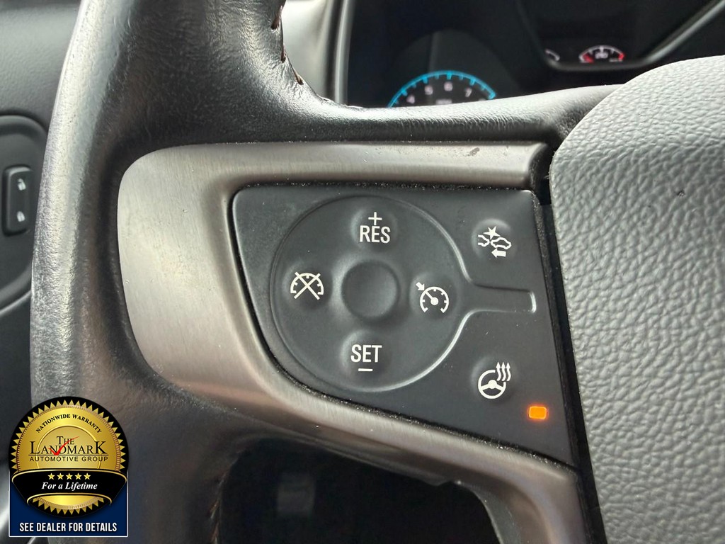 GMC Canyon Vehicle Full-screen Gallery Image 10