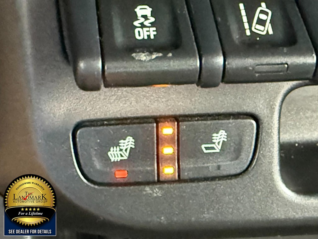 GMC Canyon Vehicle Full-screen Gallery Image 14