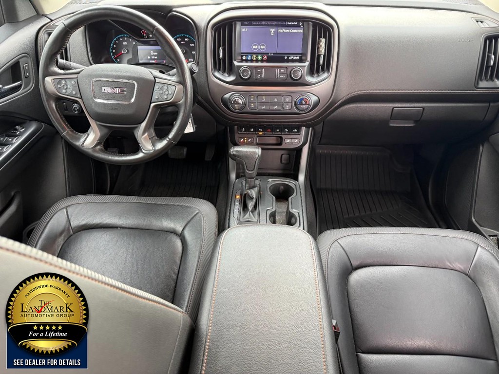 GMC Canyon Vehicle Full-screen Gallery Image 17