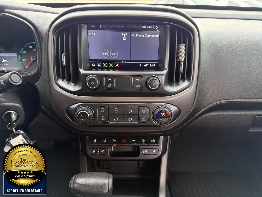 GMC Canyon Vehicle Full-screen Gallery Image 19