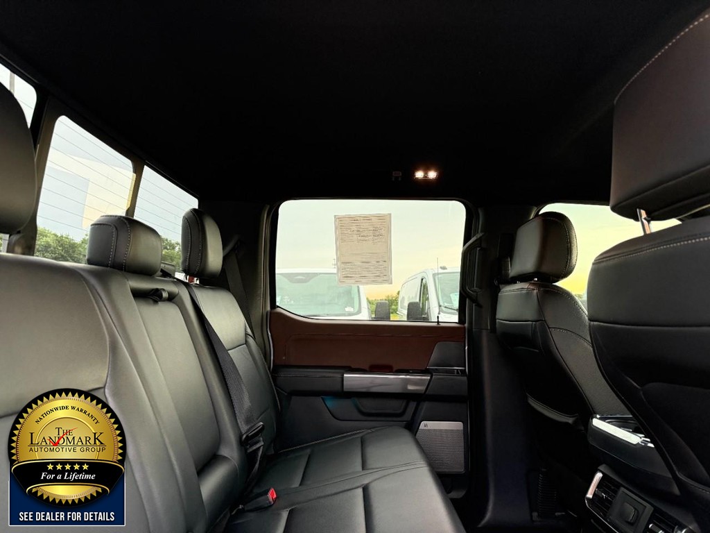 Ford F-150 Vehicle Full-screen Gallery Image 16