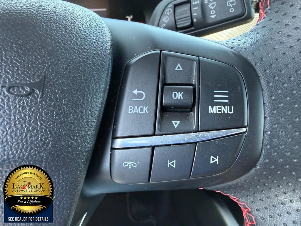 Ford Escape Vehicle Full-screen Gallery Image 11