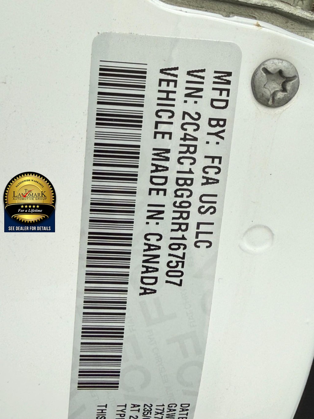 Chrysler Pacifica Vehicle Full-screen Gallery Image 23