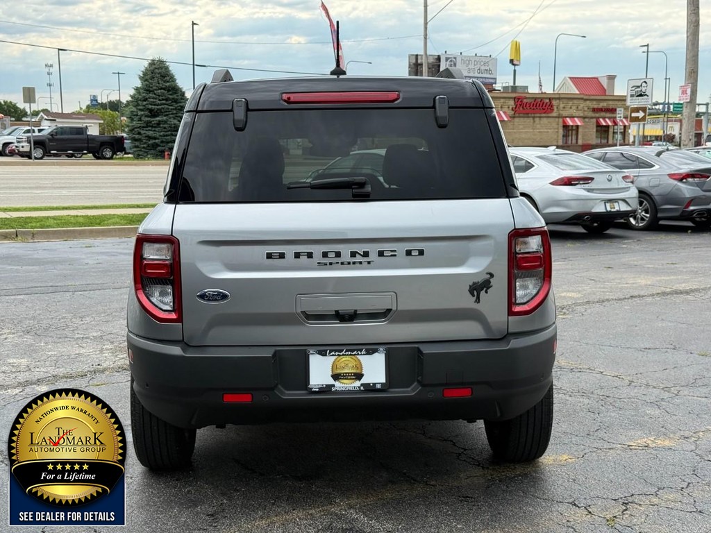 Ford Bronco Sport Vehicle Full-screen Gallery Image 6