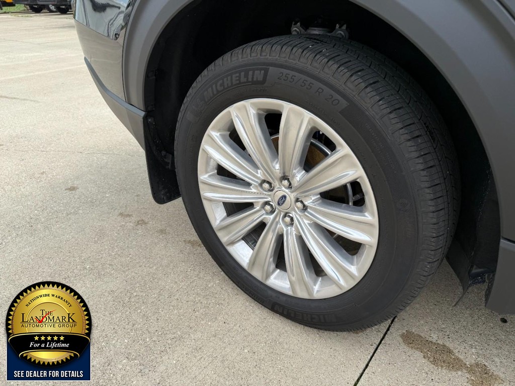 Ford Explorer Vehicle Full-screen Gallery Image 23