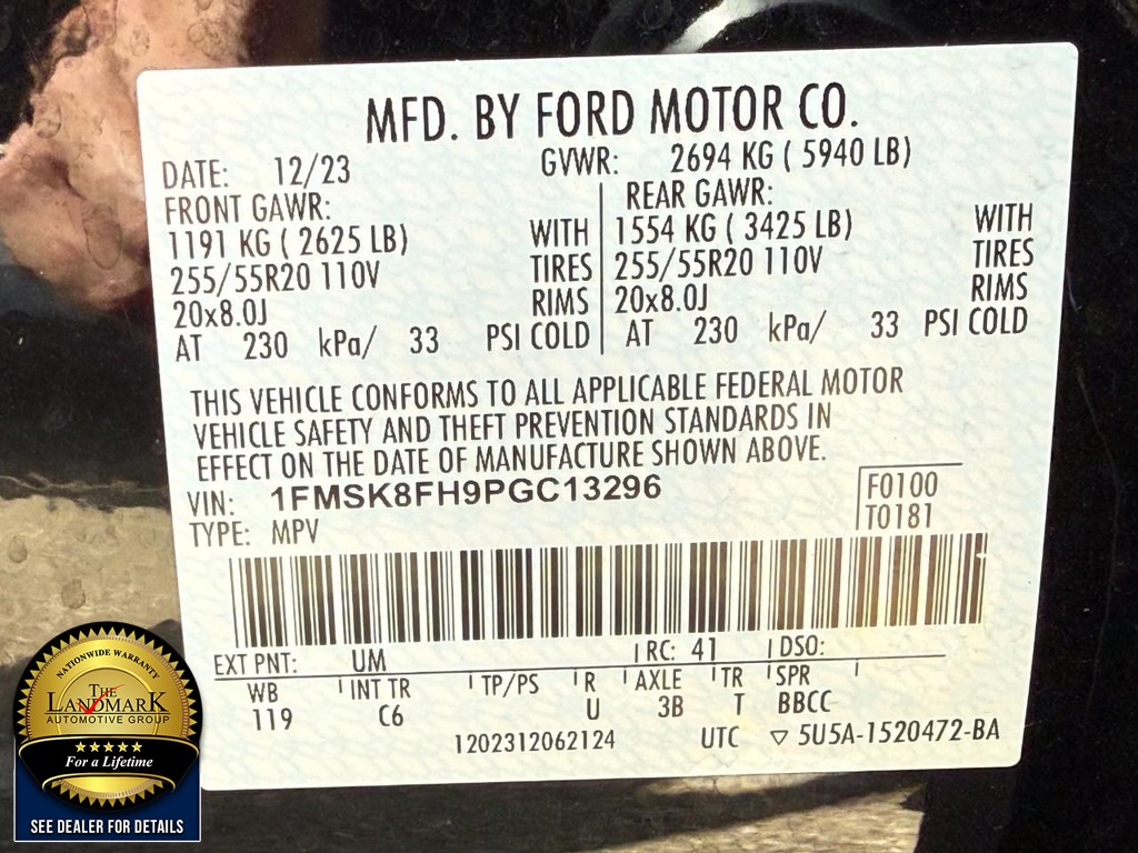 Ford Explorer Vehicle Full-screen Gallery Image 24