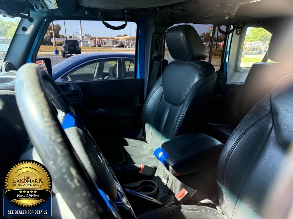 Jeep Wrangler Unlimited Vehicle Full-screen Gallery Image 4