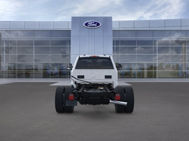 Ford F-550SD Vehicle Full-screen Gallery Image 5