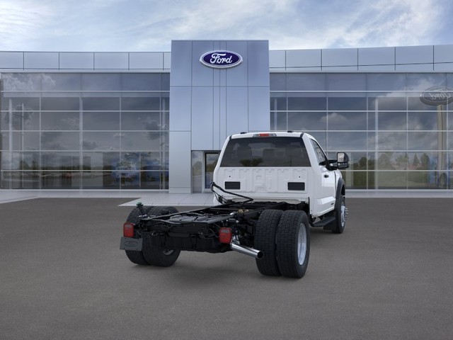Ford F-550SD Vehicle Full-screen Gallery Image 8