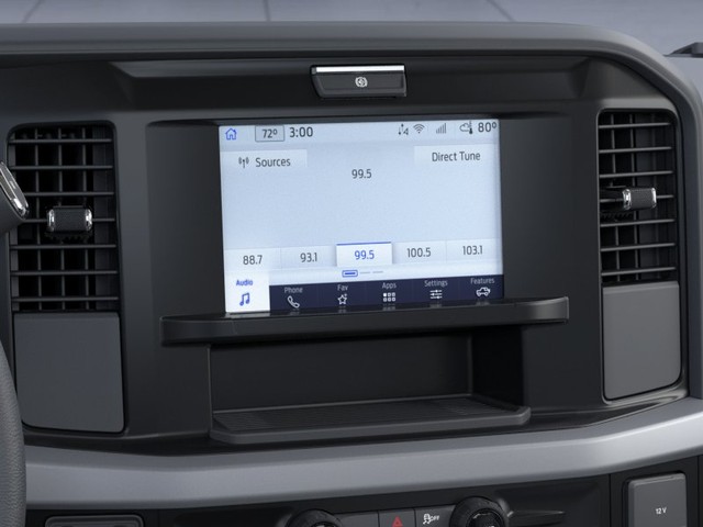 Ford F-550SD Vehicle Full-screen Gallery Image 14