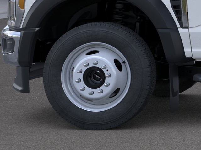 Ford F-550SD Vehicle Full-screen Gallery Image 19